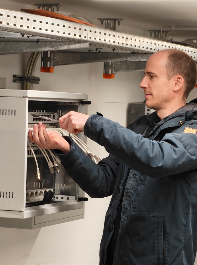 Bastian Petersen Aplas IT WLAN Installation gezeiten suites Büsum Bastian Petersen Aplas IT WLAN Installation gezeiten suites Büsum